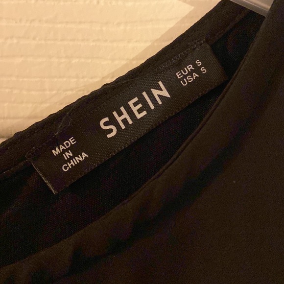 Black and Gold classy dress - Picture 3 of 3